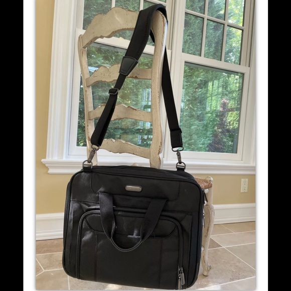 Targus Corporate Traveler Laptop Briefcase Slim  TSA CUCT02UA14S Fits 14” Laptop - Picture 2 of 10